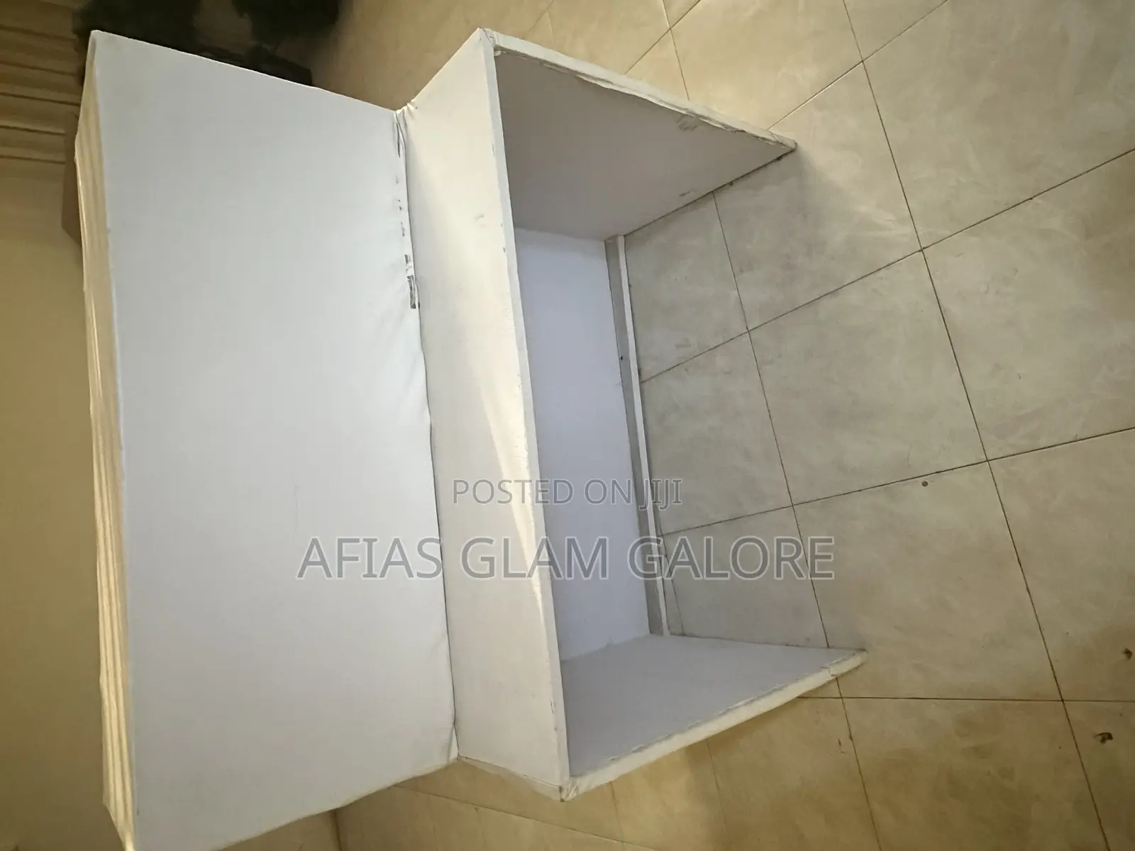Shop Receptionist Desk