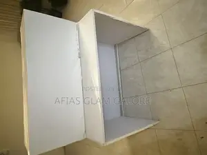 Shop Receptionist Desk