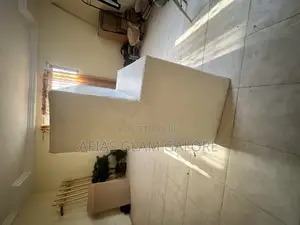 Shop Receptionist Desk