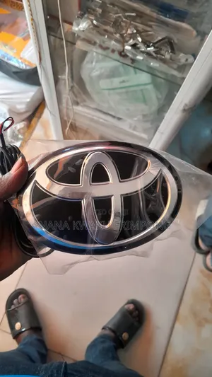 Toyota Corolla Camry Highlander Rav4 Glass Crown With Led