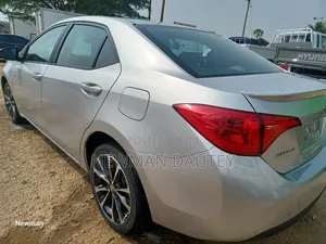 Toyota Corolla 2018 Silver