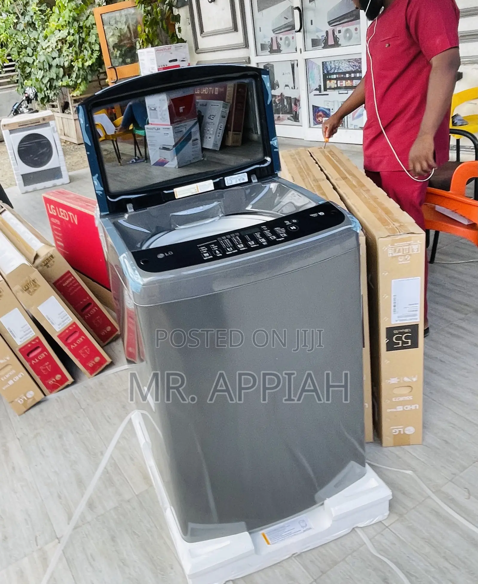 Quiet and Classic LG 16kg Top Load Smart Washing Machine.