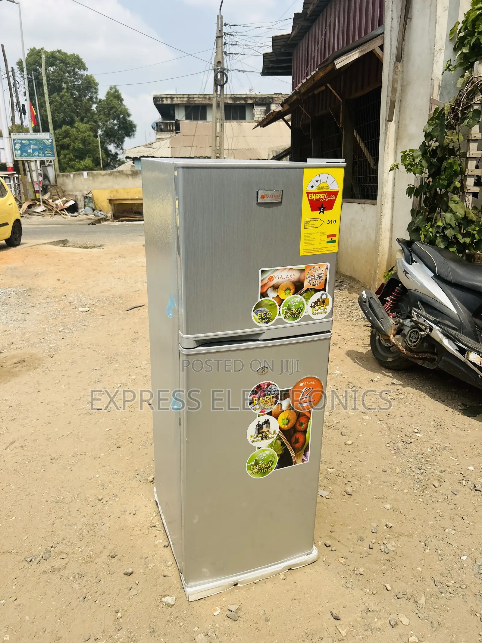 Frosty and Fresh 200TM Galaxy Fridge Top Freezer