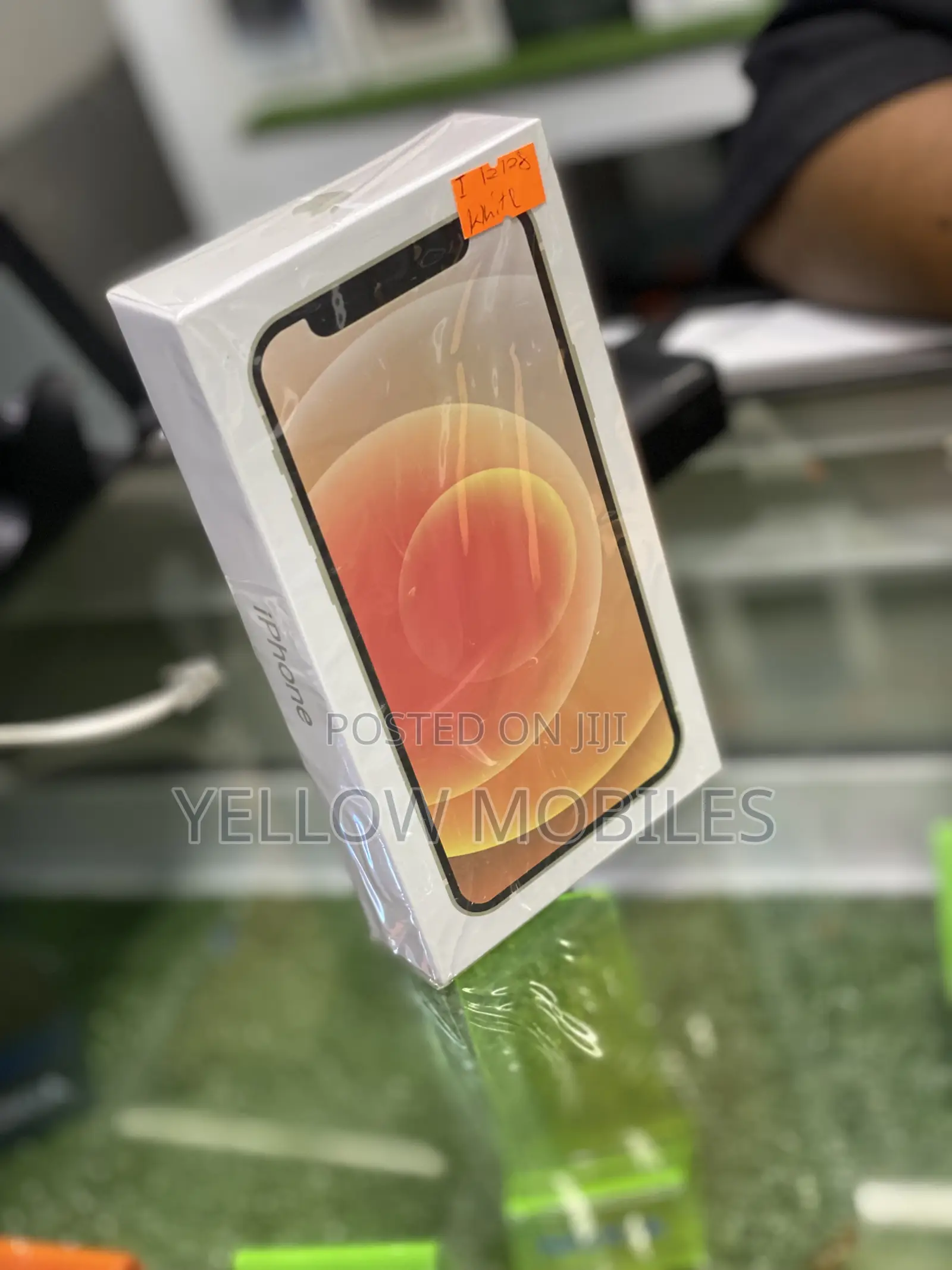 New Apple iPhone 12 64 GB Gold