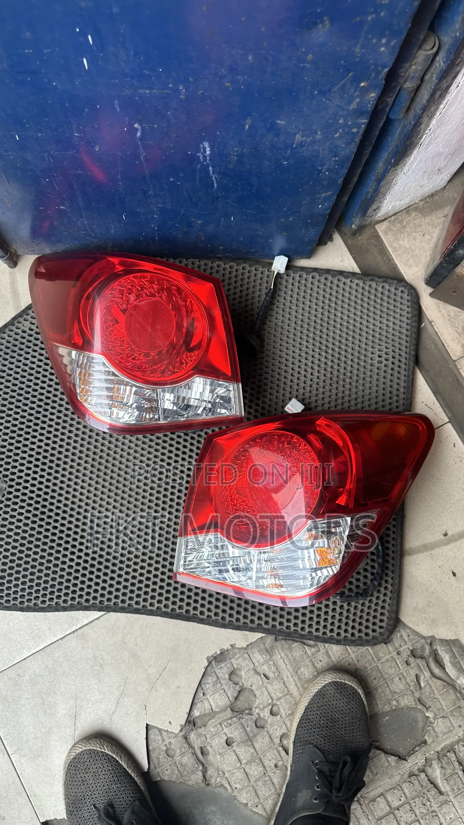 Chevrolet Cruze Taillight Pair 2010,2011,2012,2013,2014,2015