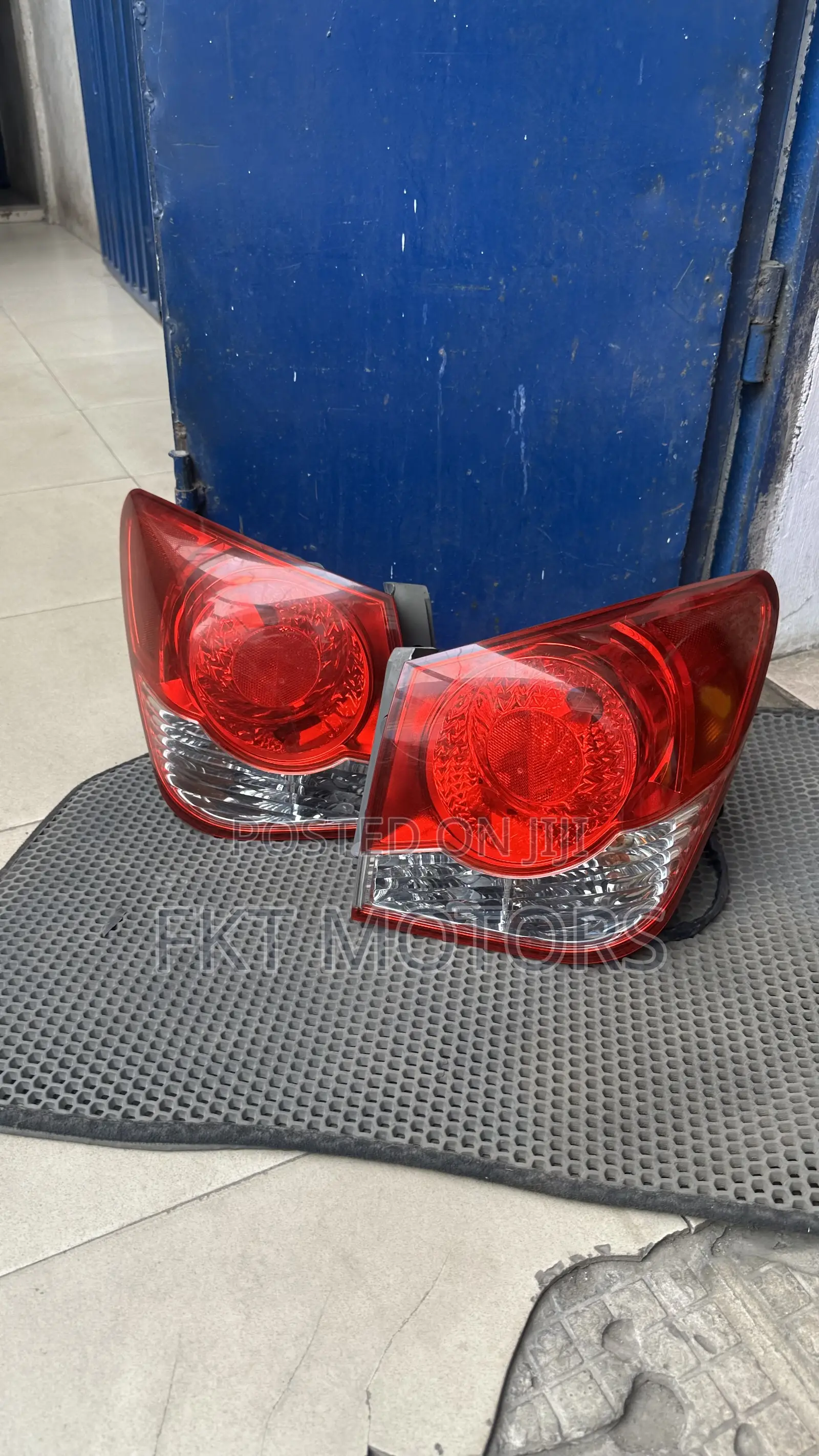 Chevrolet Cruze Taillight Pair 2010,2011,2012,2013,2014,2015