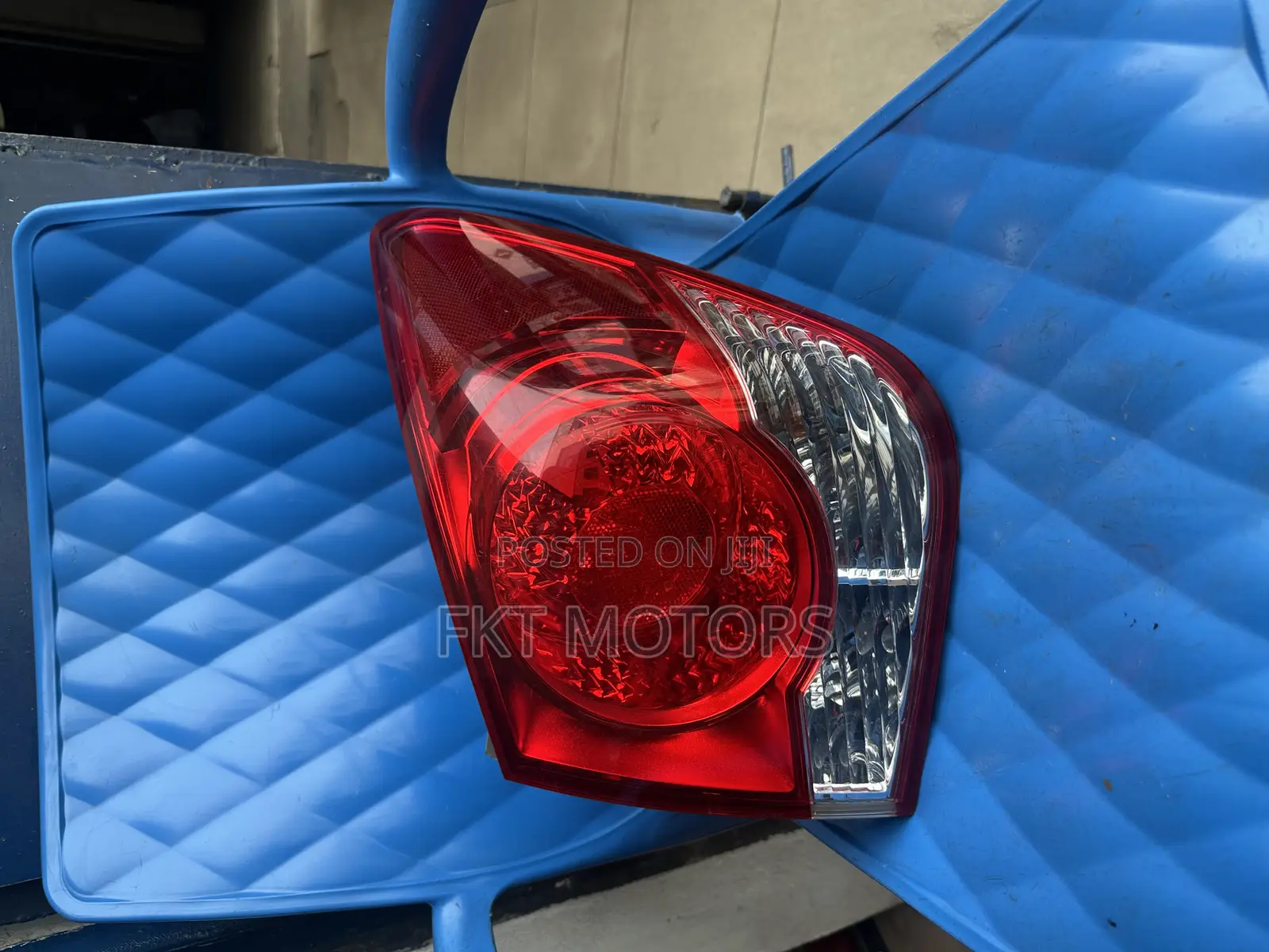 Chevrolet Cruze Taillight Pair 2010,2011,2012,2013,2014,2015