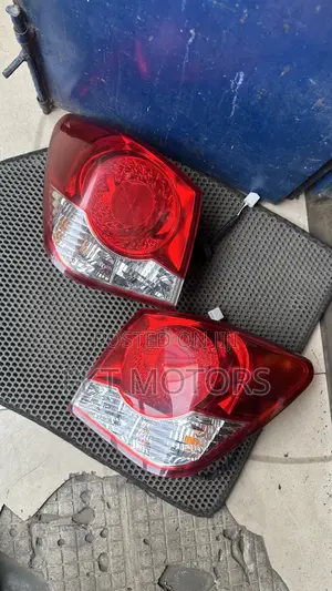 Chevrolet Cruze Taillight Pair 2010,2011,2012,2013,2014,2015