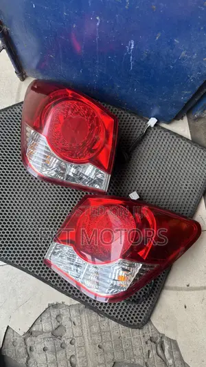 Chevrolet Cruze Taillight Pair 2010,2011,2012,2013,2014,2015