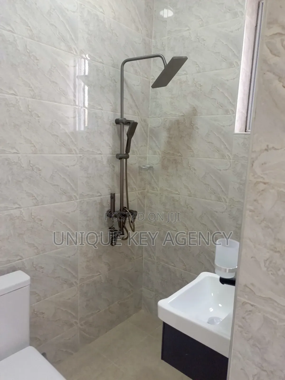 1bdrm Apartment in Unique Key Agency, Airport Residential Area for rent
