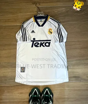 Real Madrid Retro JERSEY