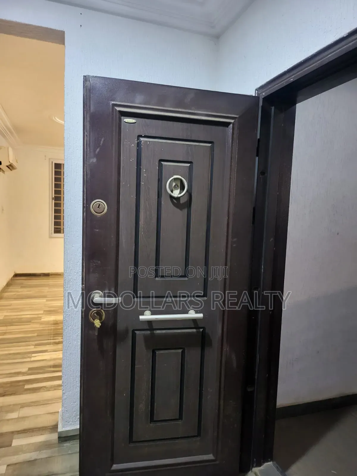 4 Bedroom House for Rent, Roadside, Self Compound, 5 Washrom