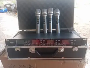 Shure 4 in 1 Wireless Microphone DS-990