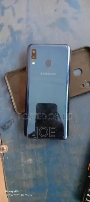 Samsung Galaxy A20 32 GB Black