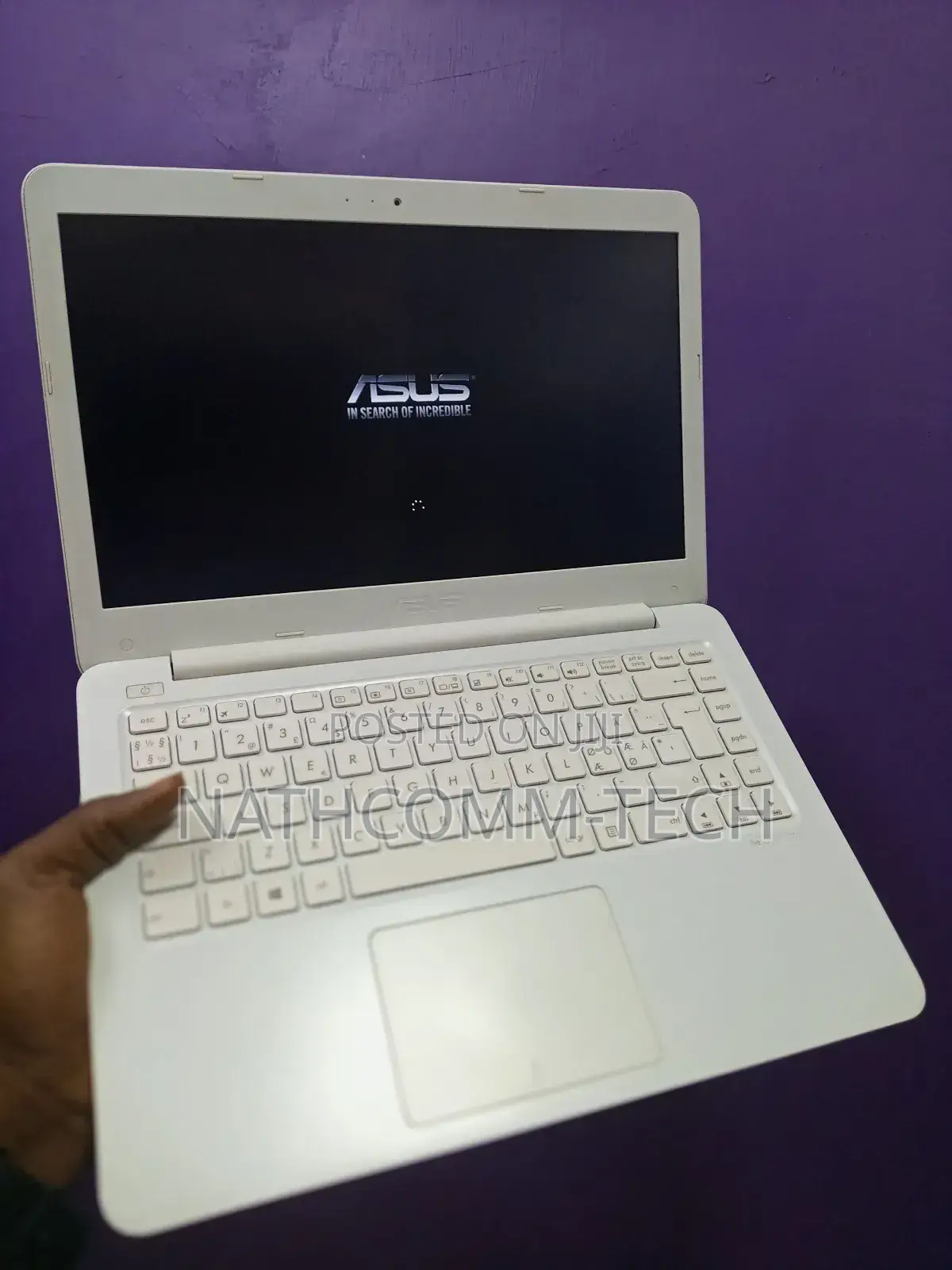 Laptop Asus VivoBook E403NA 4GB AMD SSD 640GB