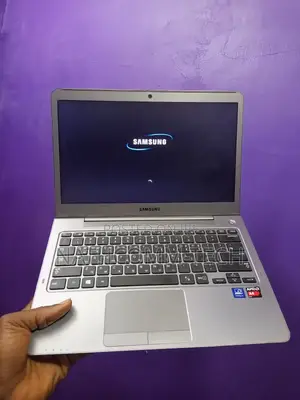 Laptop Samsung NP535U3C 8GB AMD A4 HDD+SSD 320GB