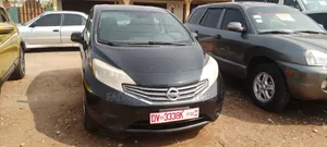 Photo - Nissan Versa 2015 Black