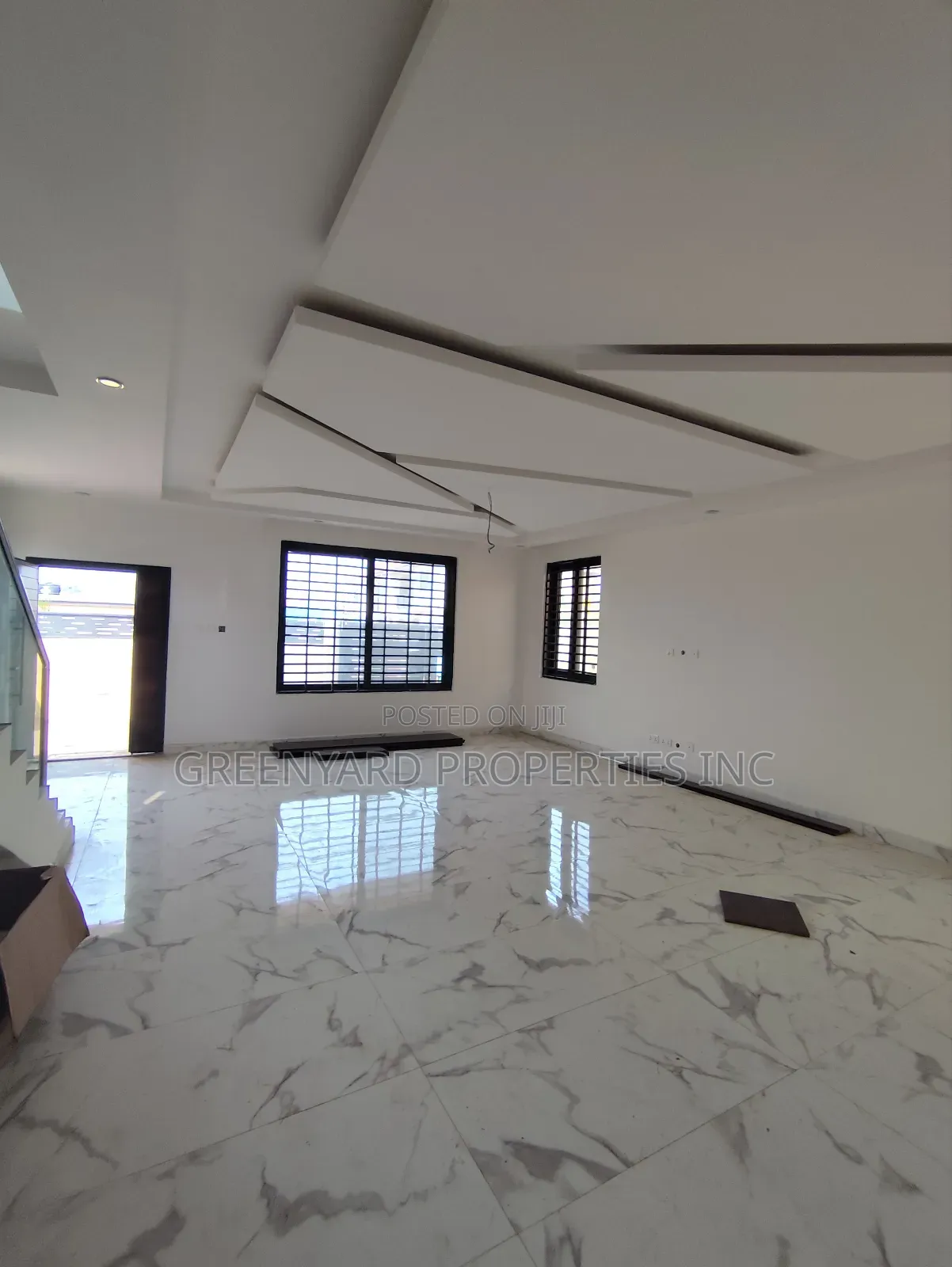 3bdrm Duplex in School Junction, Ashaley Botwe for sale