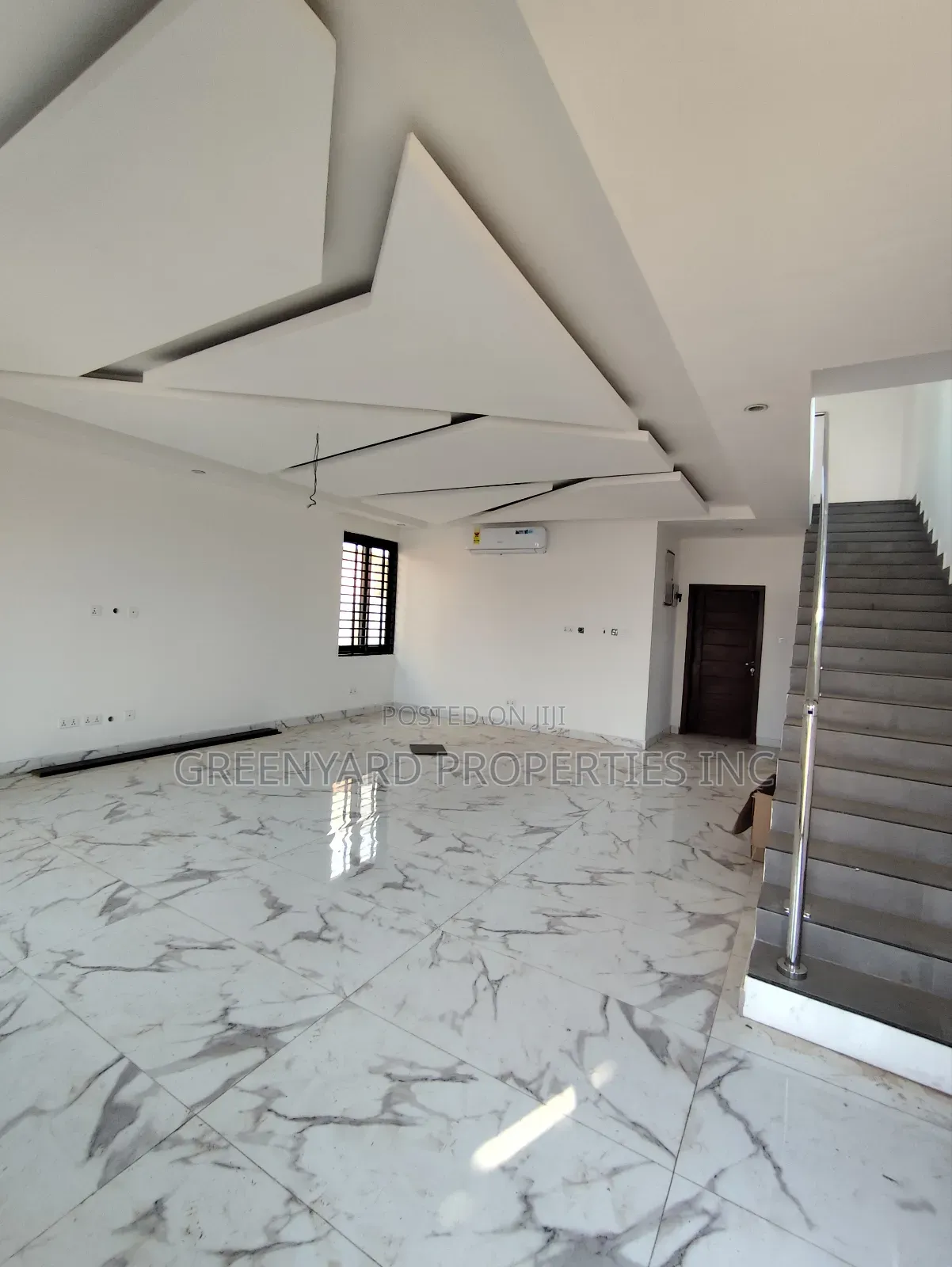 3bdrm Duplex in School Junction, Ashaley Botwe for sale