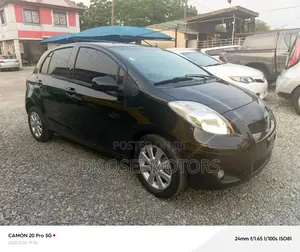 Toyota Yaris Base Hatchback 5dr 2011 Black