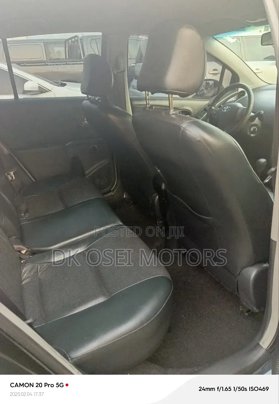 Toyota Yaris Base Hatchback 5dr 2011 Black
