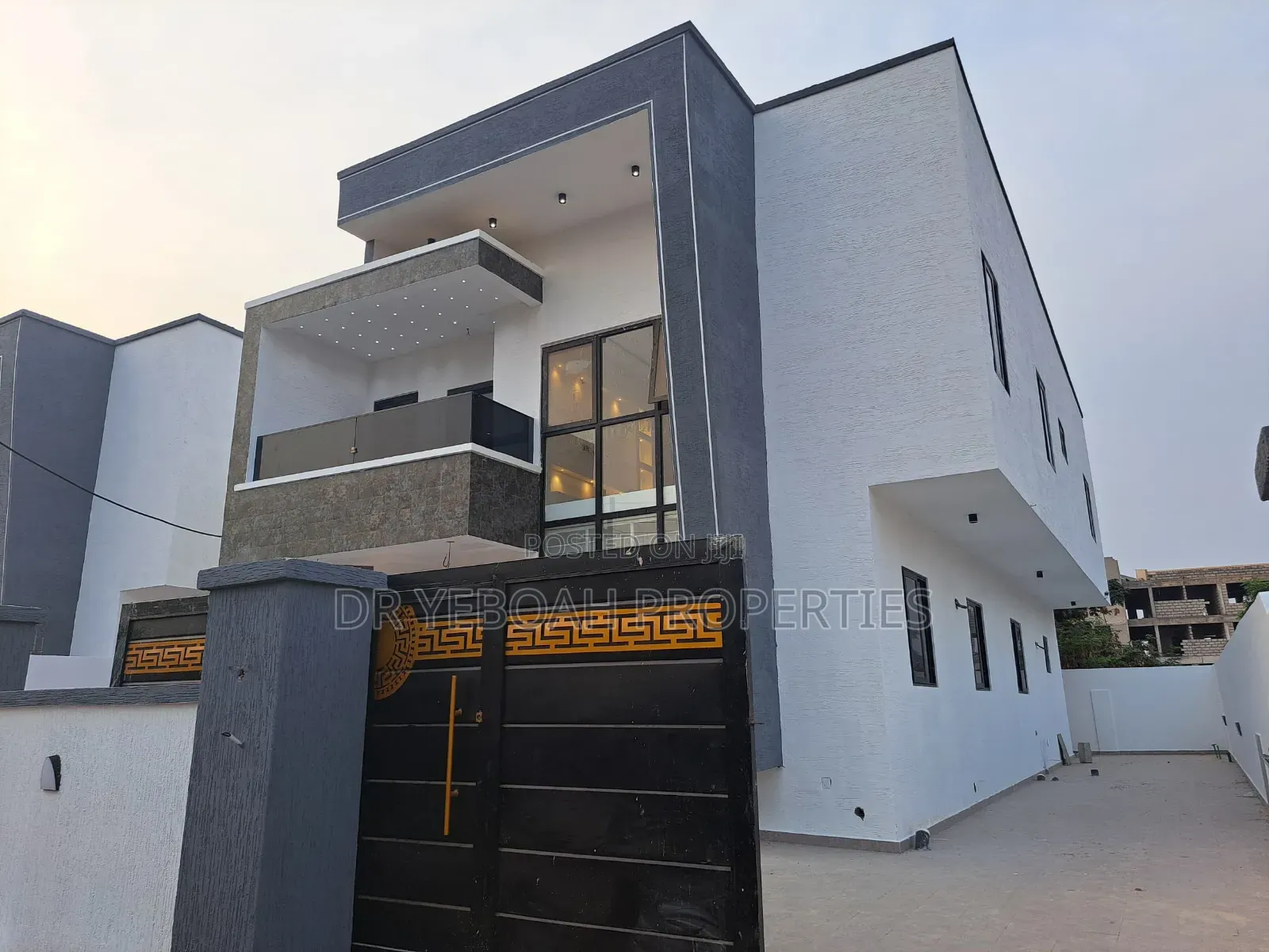 4bdrm Duplex in Lashibi Comm 14:-, Spintex for sale