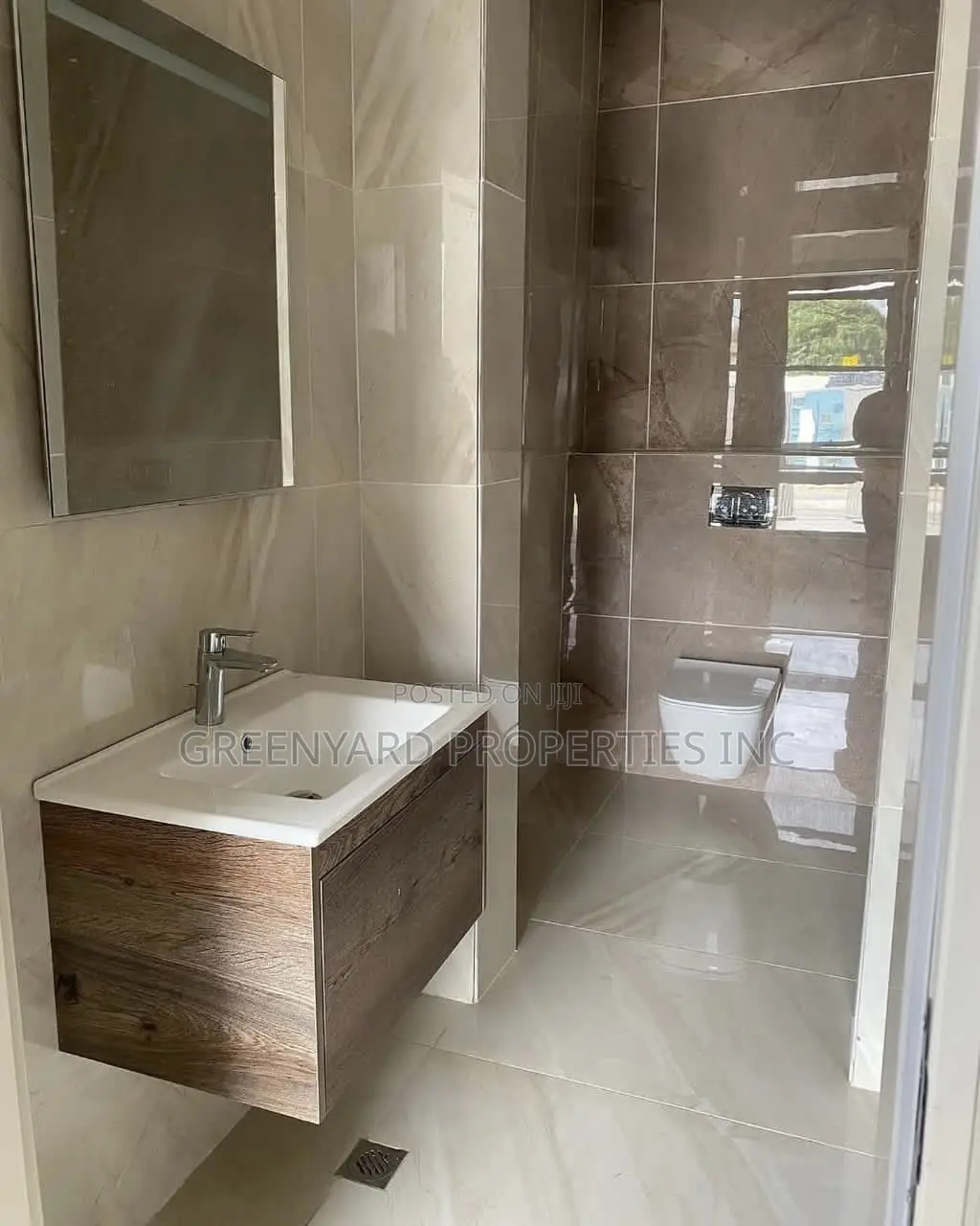 4bdrm Mansion in East Legon for sale
