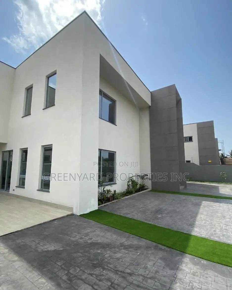 4bdrm Mansion in East Legon for sale