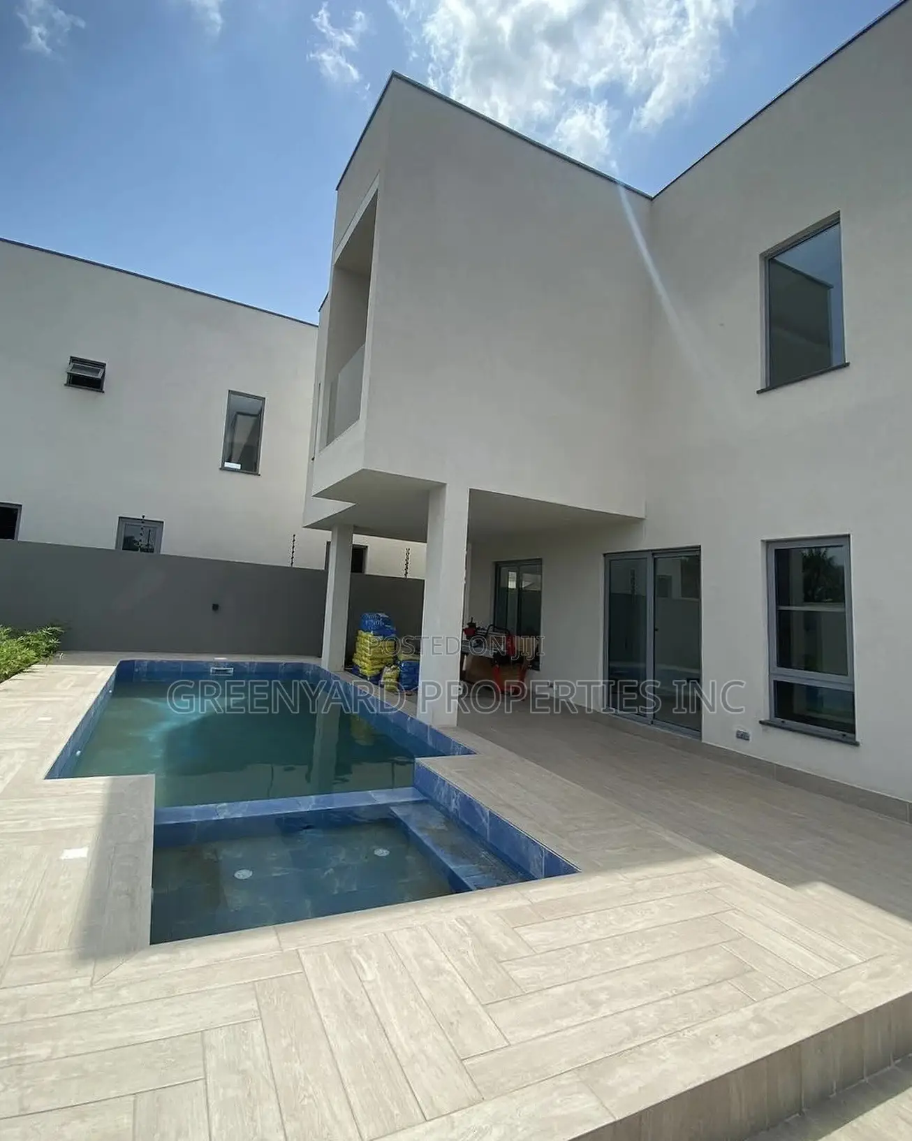 4bdrm Mansion in East Legon for sale