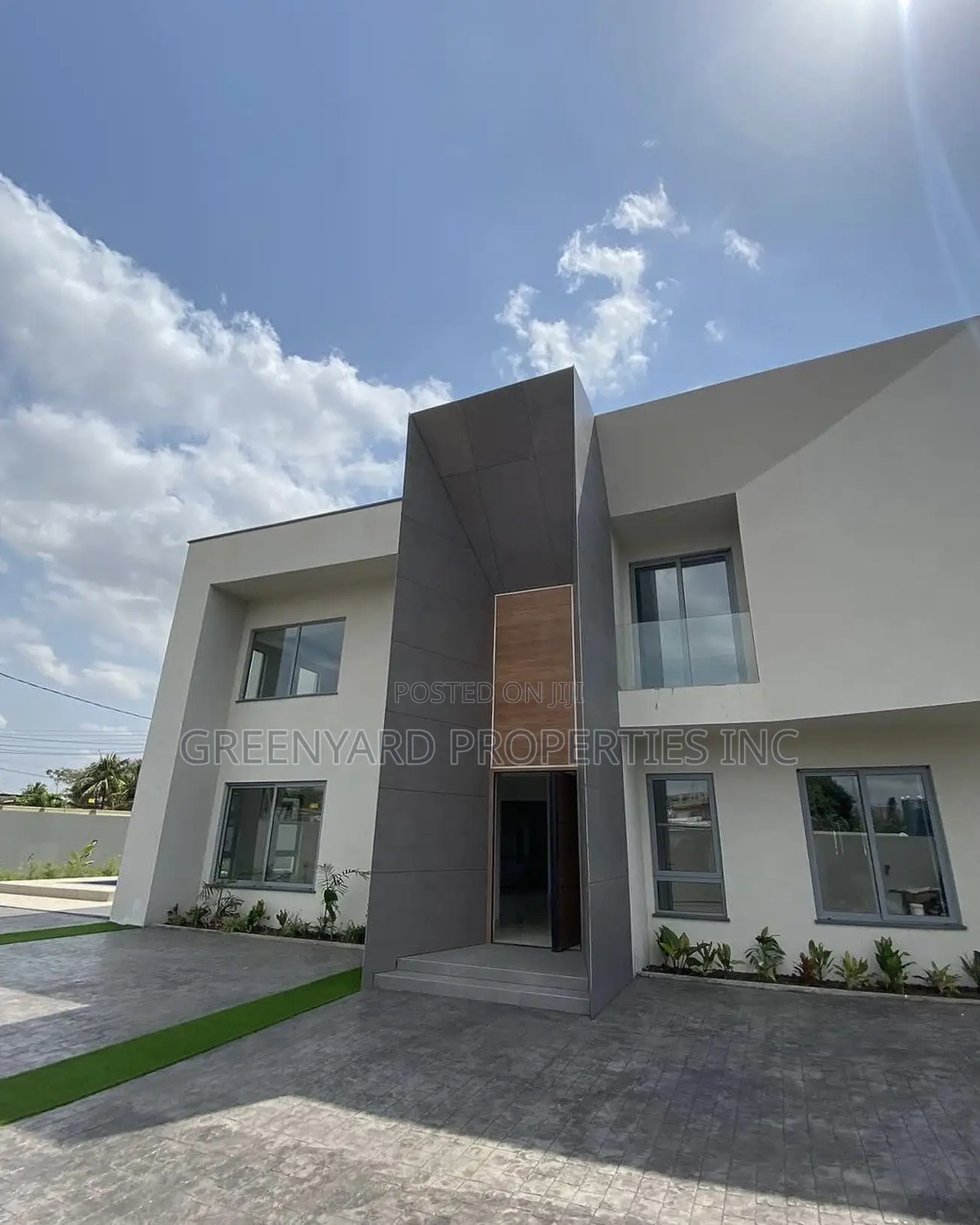 4bdrm Mansion in East Legon for sale