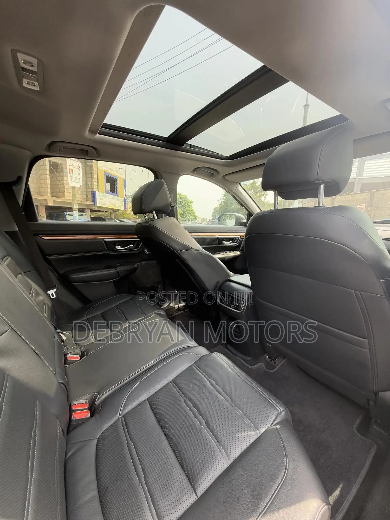 Honda CR-V Touring 4dr SUV AWD (1.5L 4cyl CVT) 2017 Gray