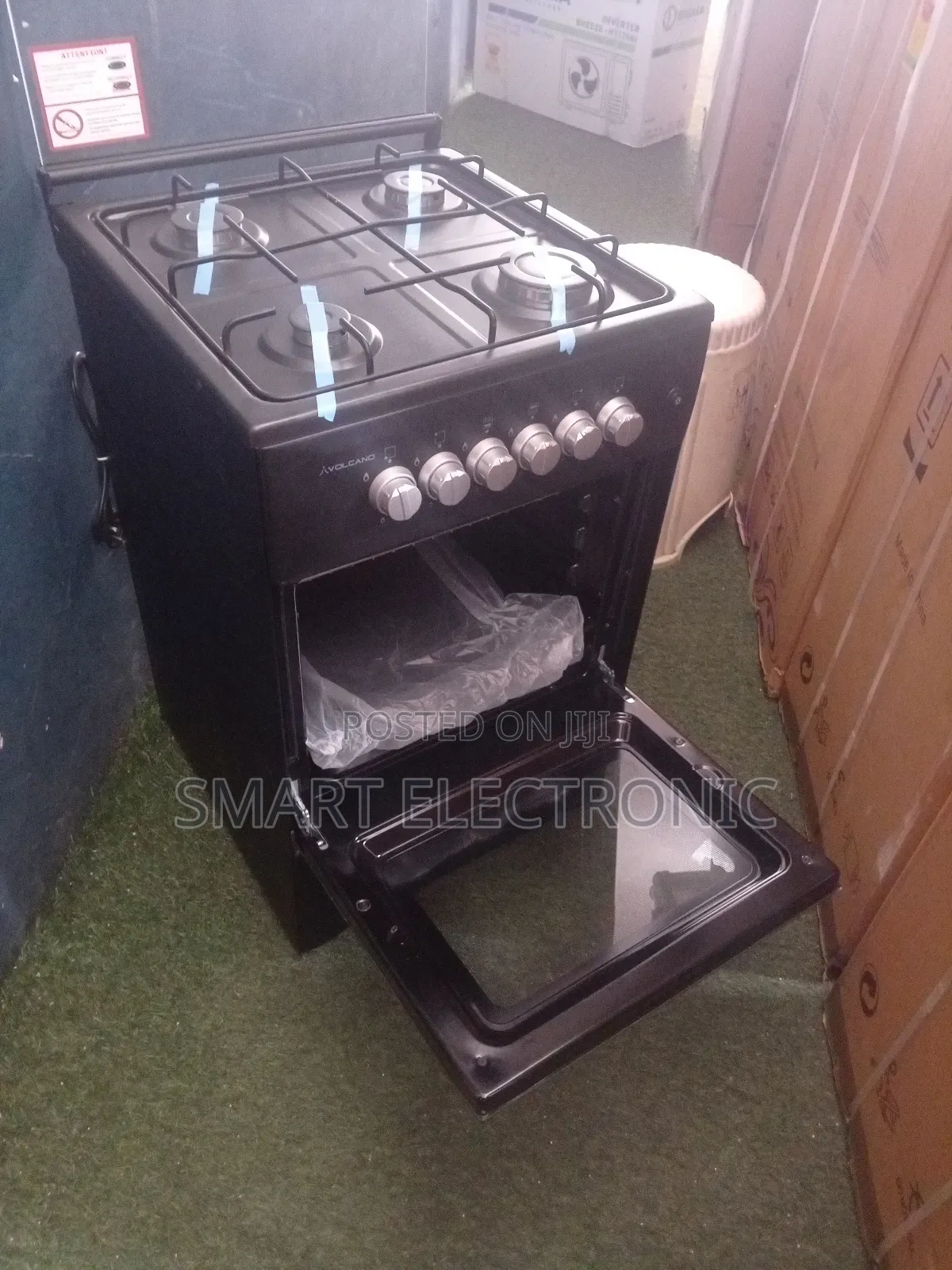 Volcano Gas Cooker 4 Burner Oven Black Color Gas Cooker