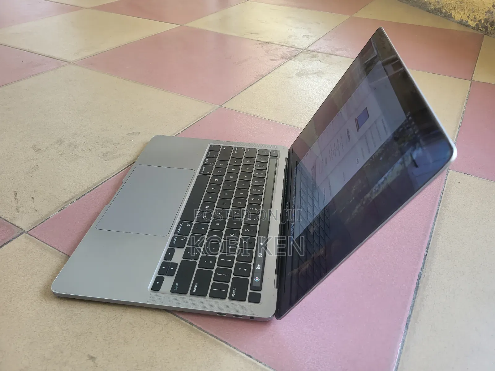 Laptop Apple MacBook Pro 2020 16GB Intel Core i5 SSD 512GB