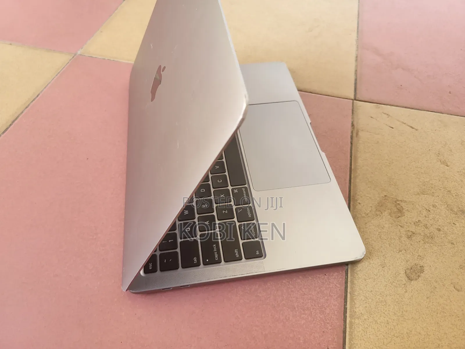 Laptop Apple MacBook Pro 2020 16GB Intel Core i5 SSD 512GB