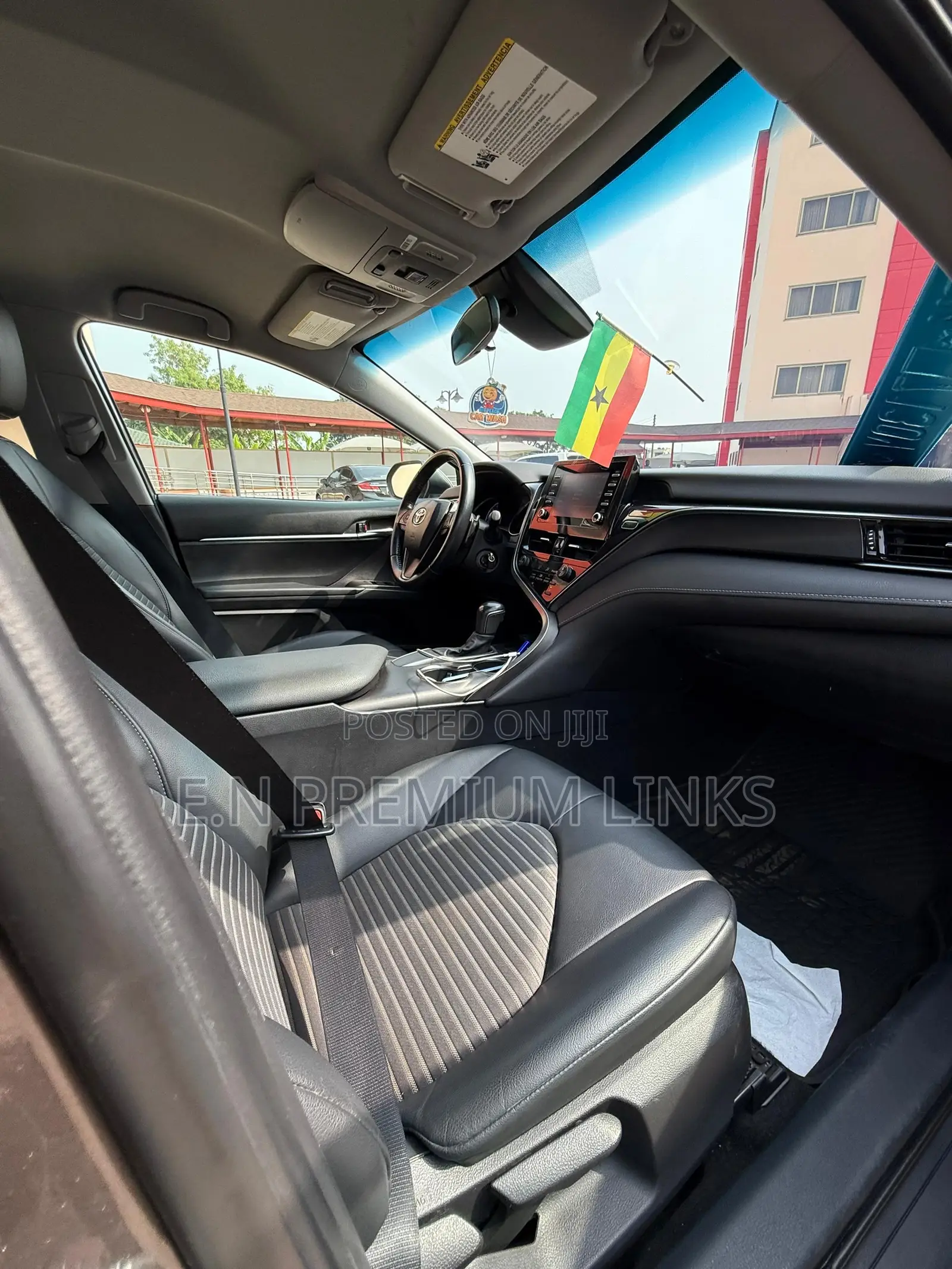 Toyota Camry SE 2021 Gray