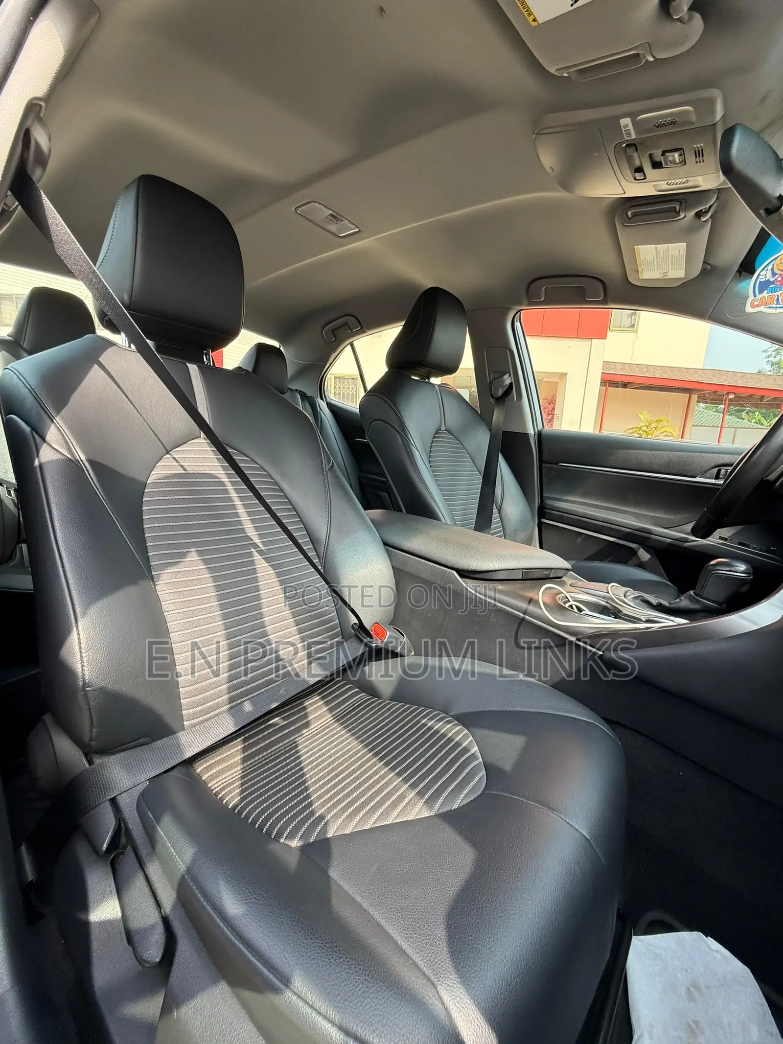 Toyota Camry SE 2021 Gray