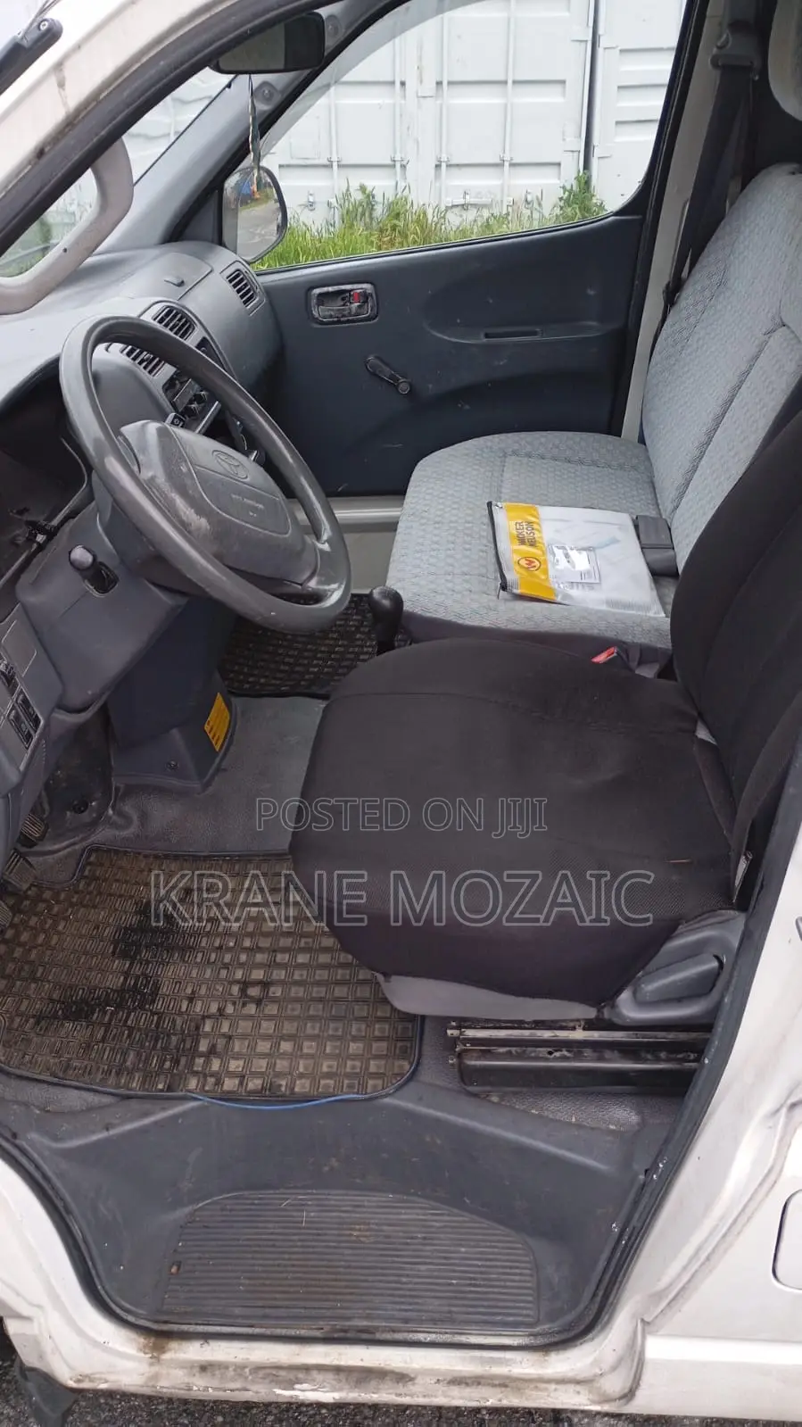 Toyota HiAce 2004 White