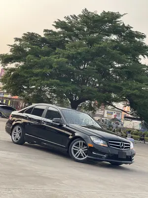 Photo - Mercedes-Benz C250 2014 Black