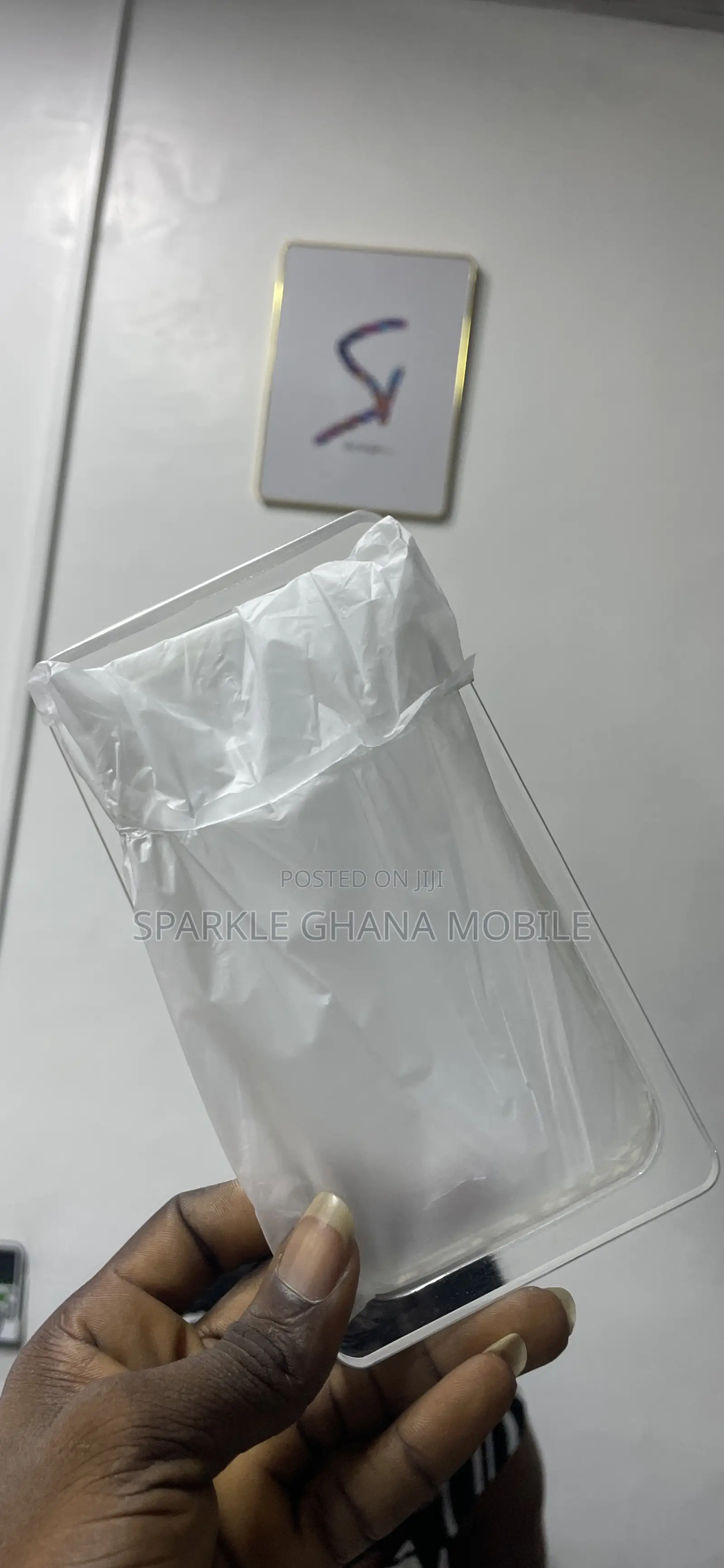 iPhone 12 Transparent Protective Cover