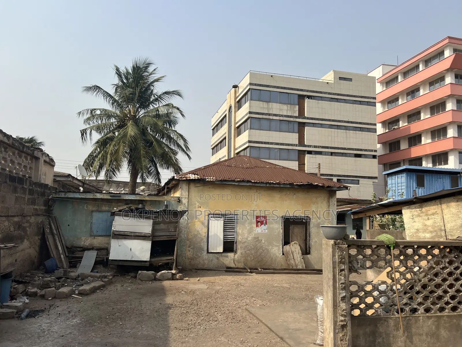 10bdrm Mansion in Circle, Accra Metropolitan for sale