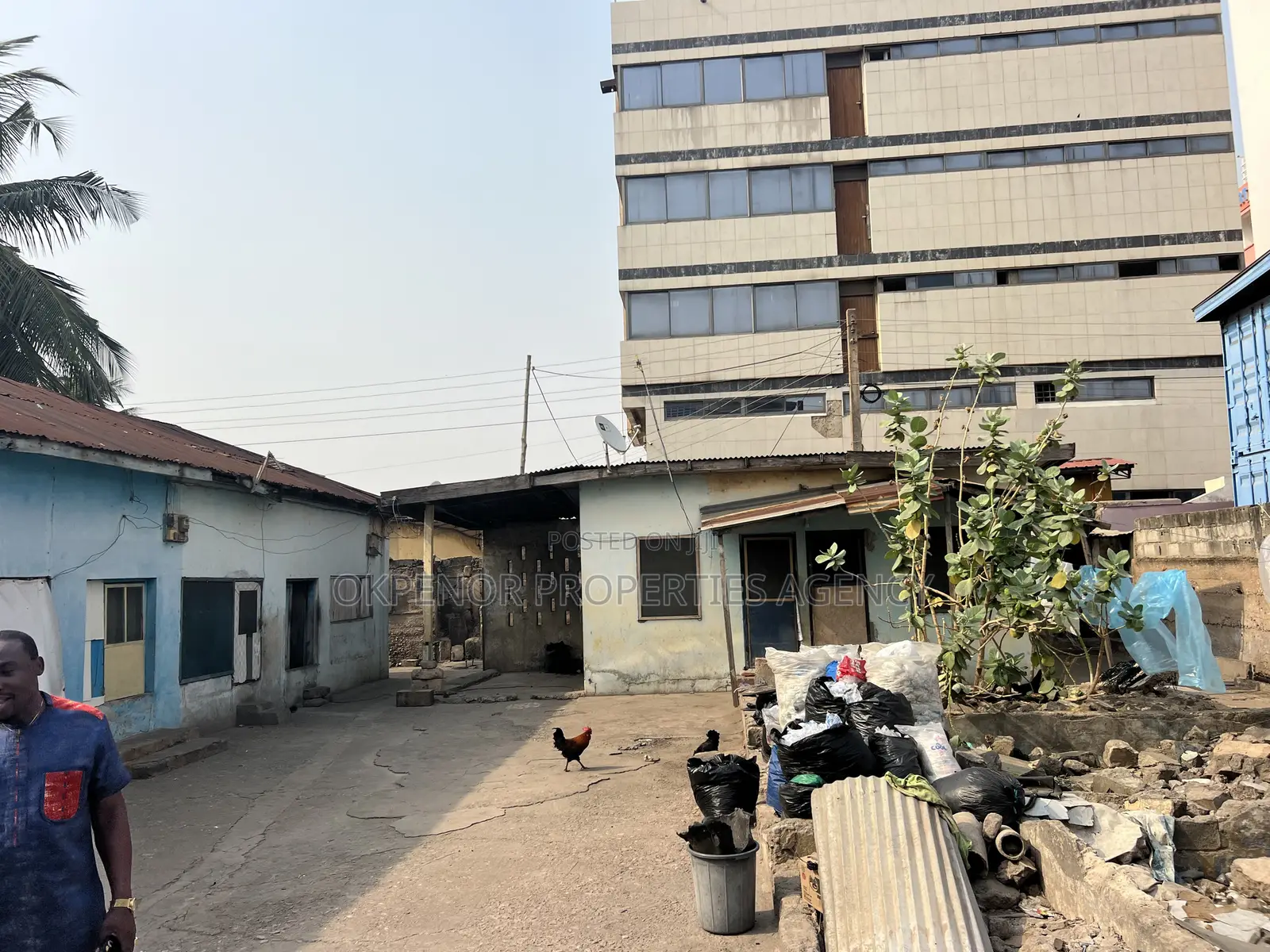 10bdrm Mansion in Circle, Accra Metropolitan for sale