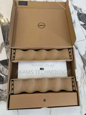 New Laptop Dell Inspiron 14 16GB Intel Core I7 SSD 1T