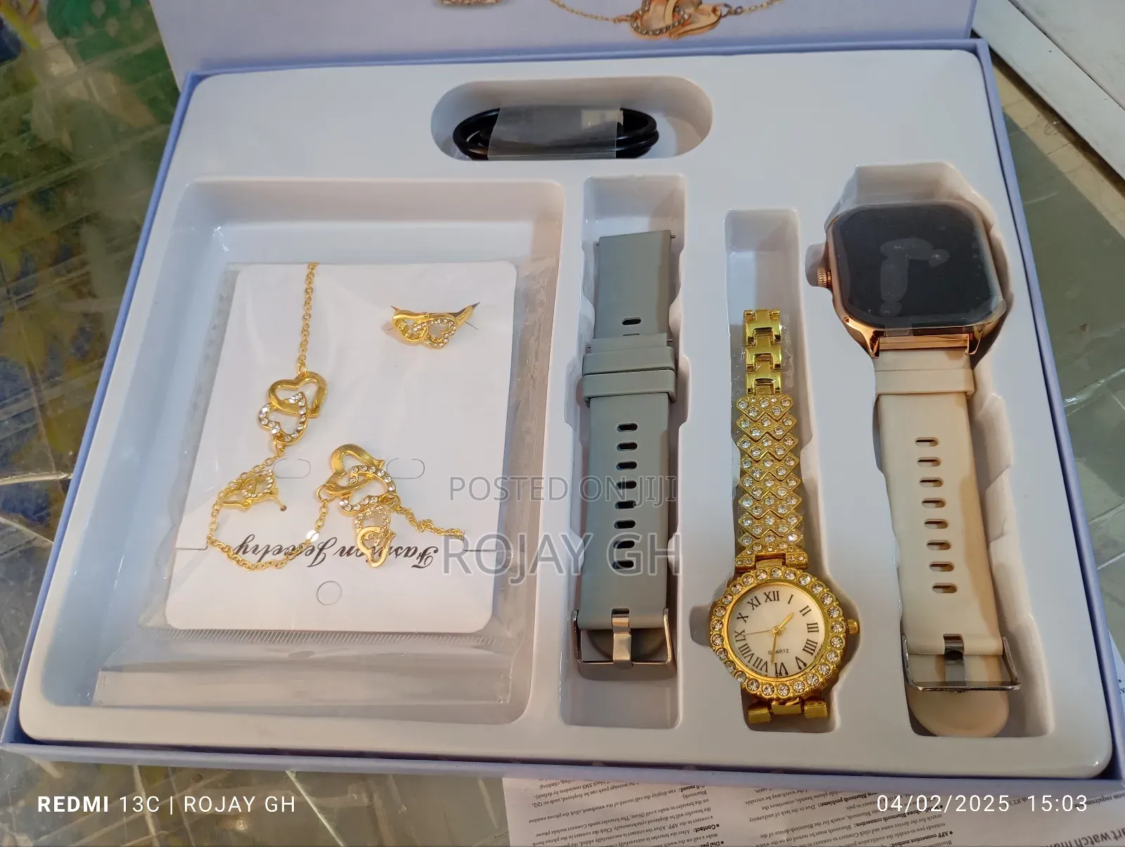 D15 GS Smartwatch With Quartz Watch, Chain, Earrings, Etc.