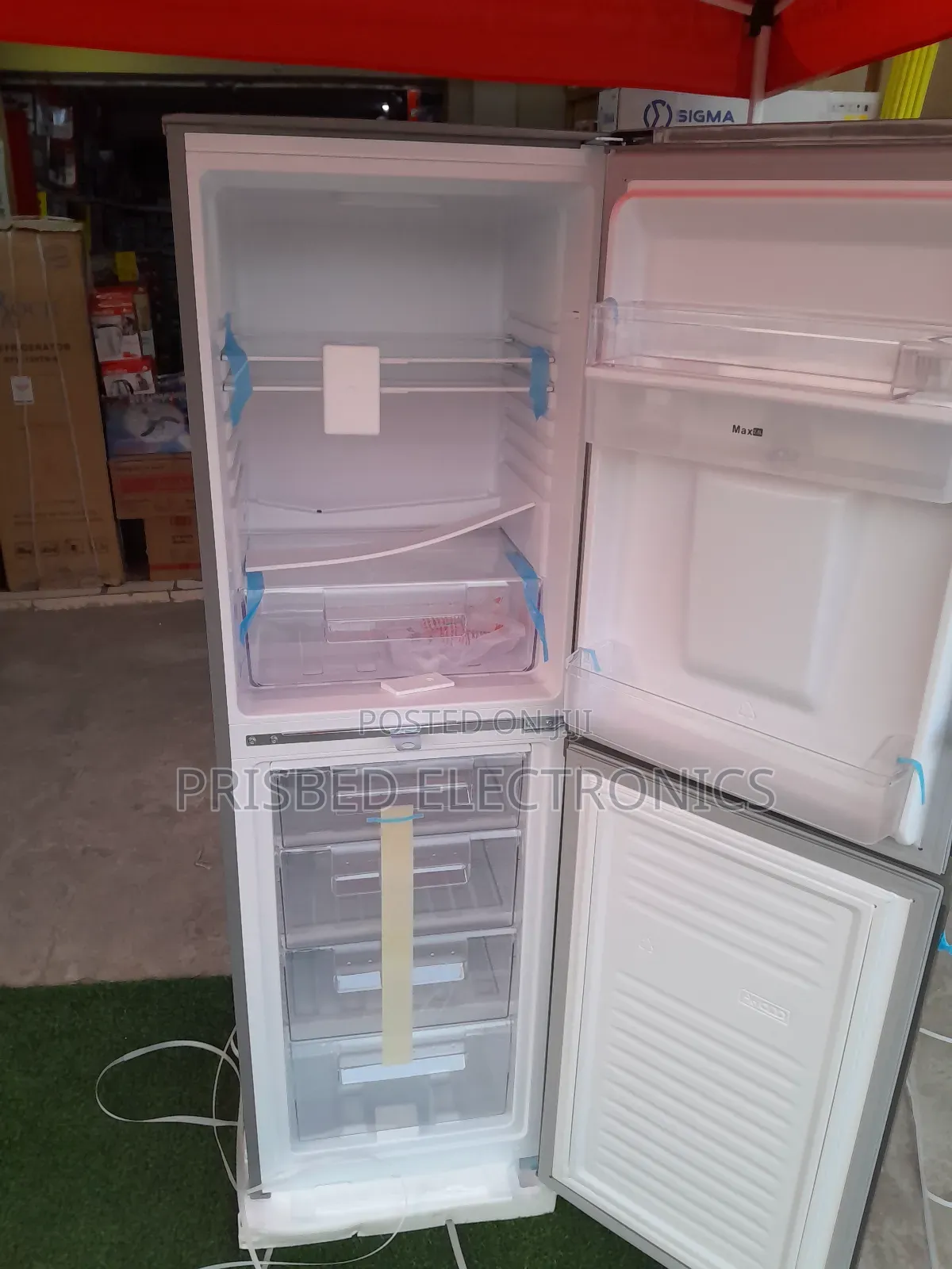 Innova Double Door Combi Fridge With Dispenser 246 Litres
