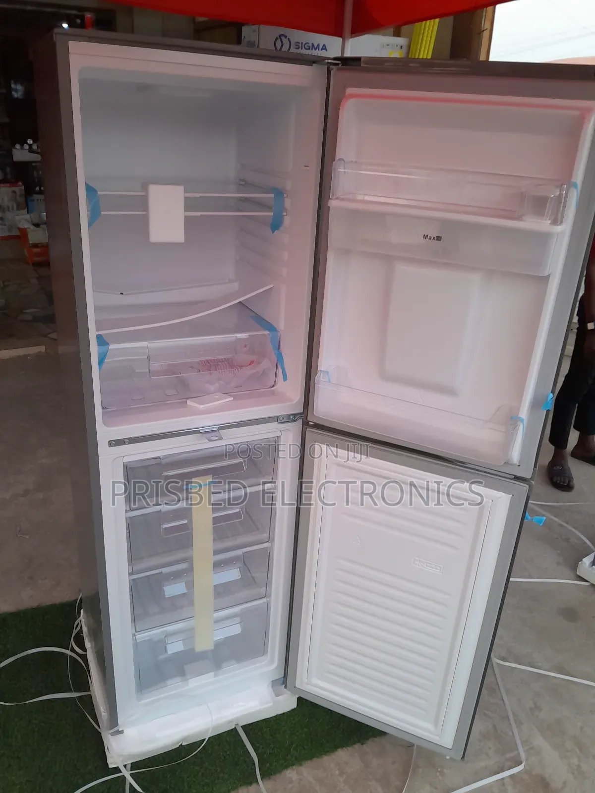 Innova Double Door Combi Fridge With Dispenser 246 Litres