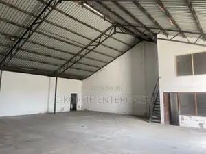 300 SQ Warehouse