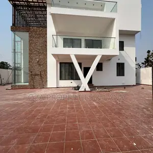 9bdrm House in Trasacco West, Ghana Link Area for sale