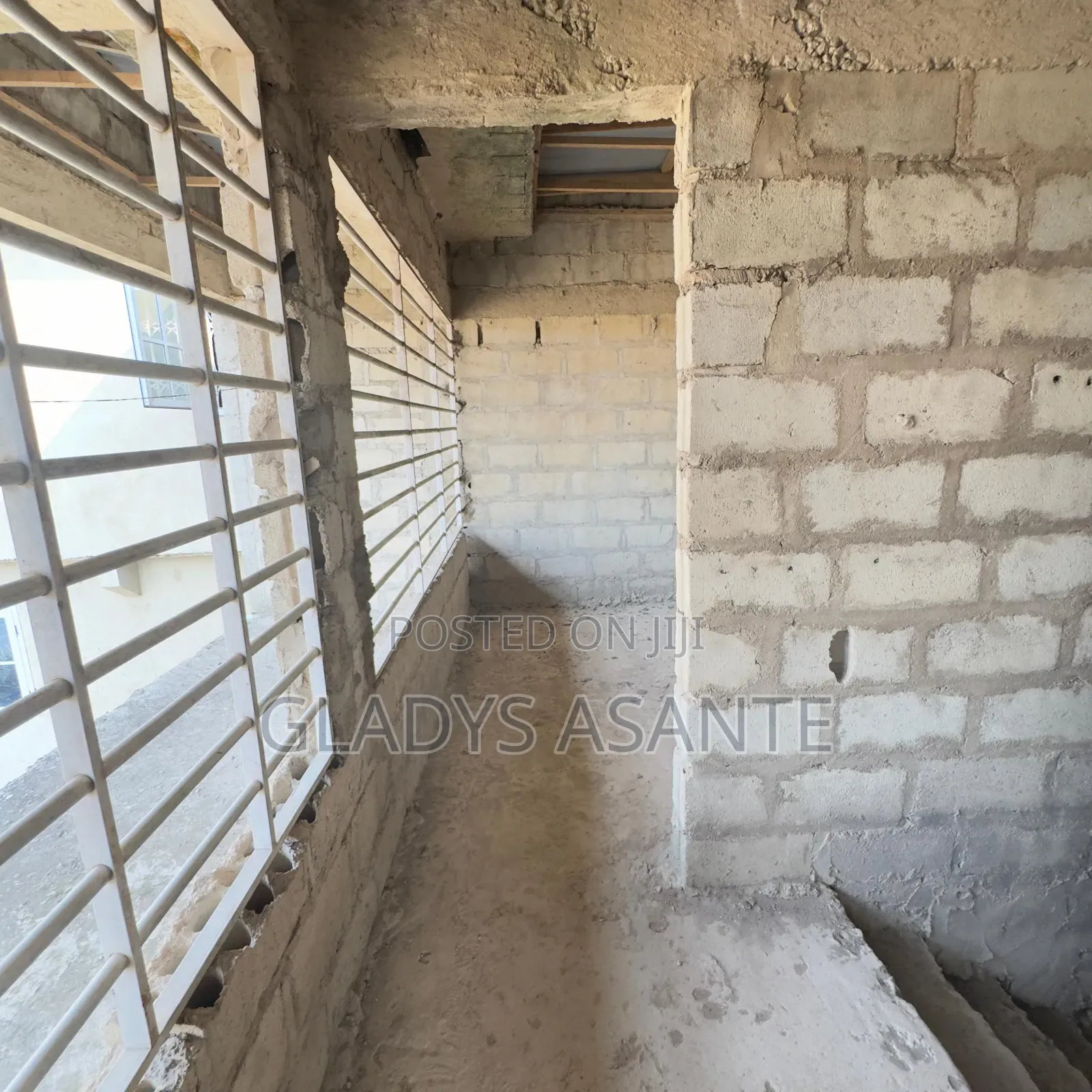 Uncompleted 5bdrm House In Accra Metropolitan For Sale