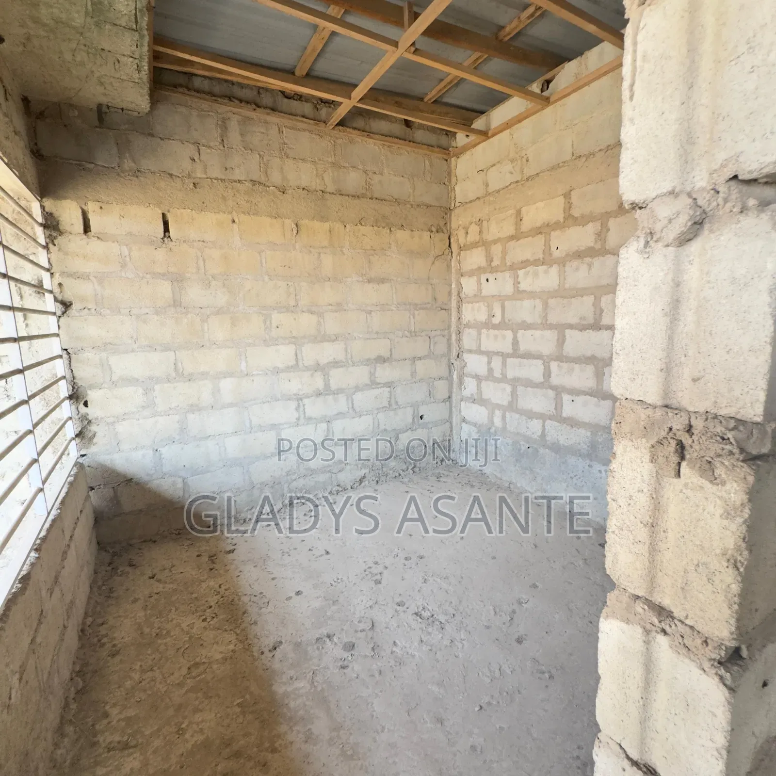 Uncompleted 5bdrm House In Accra Metropolitan For Sale