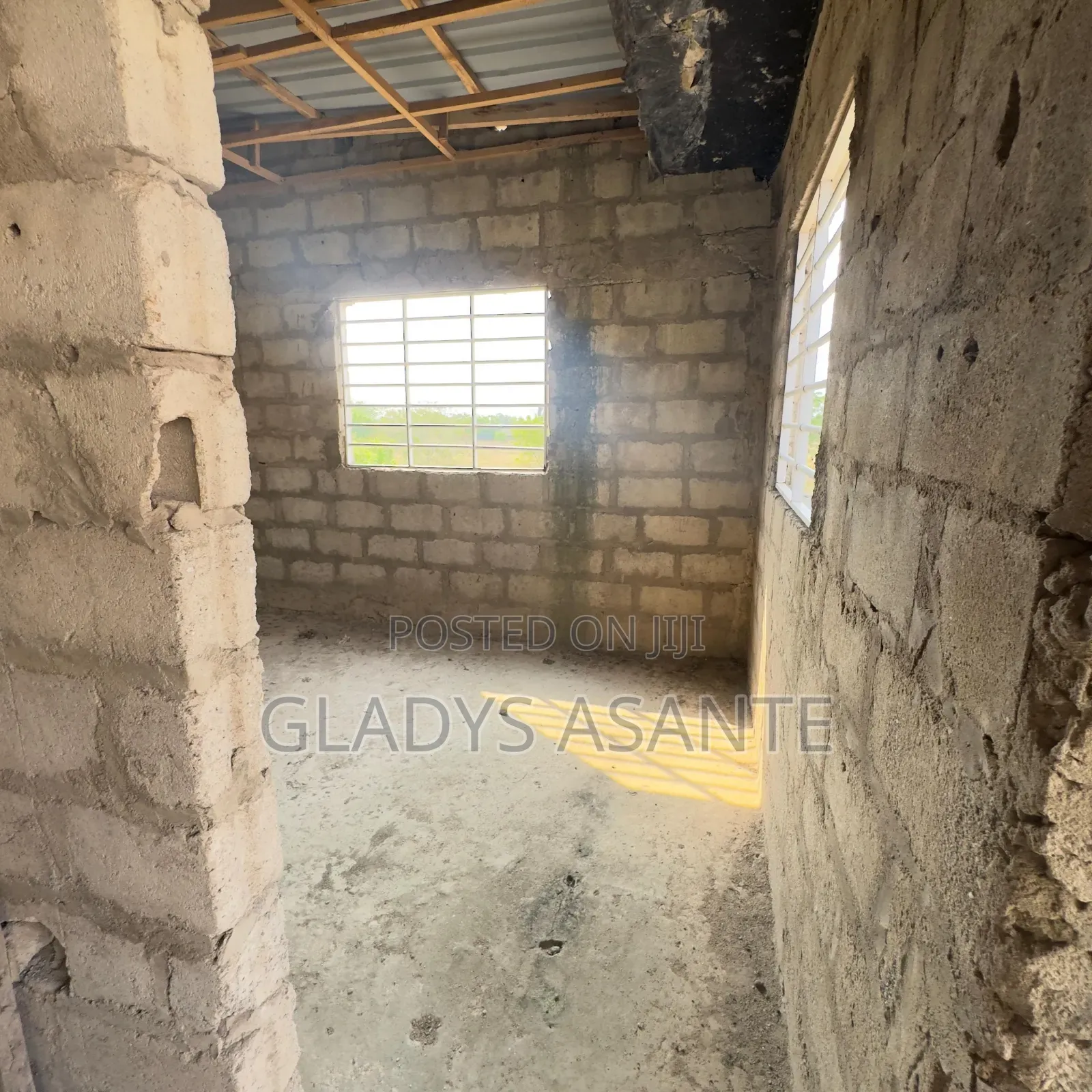 Uncompleted 5bdrm House In Accra Metropolitan For Sale